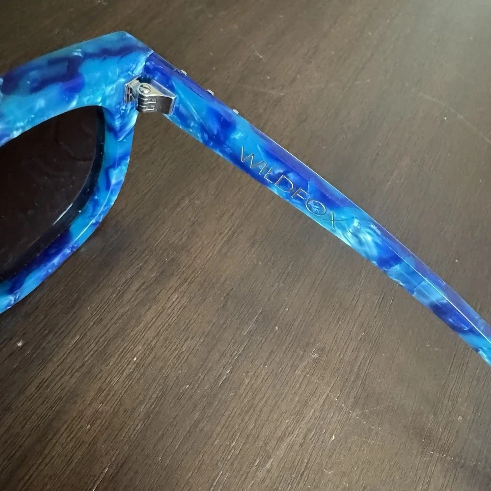 Wildfox Couture Classic Fox Blue Marble Mirrored Sunglasses w/ Case